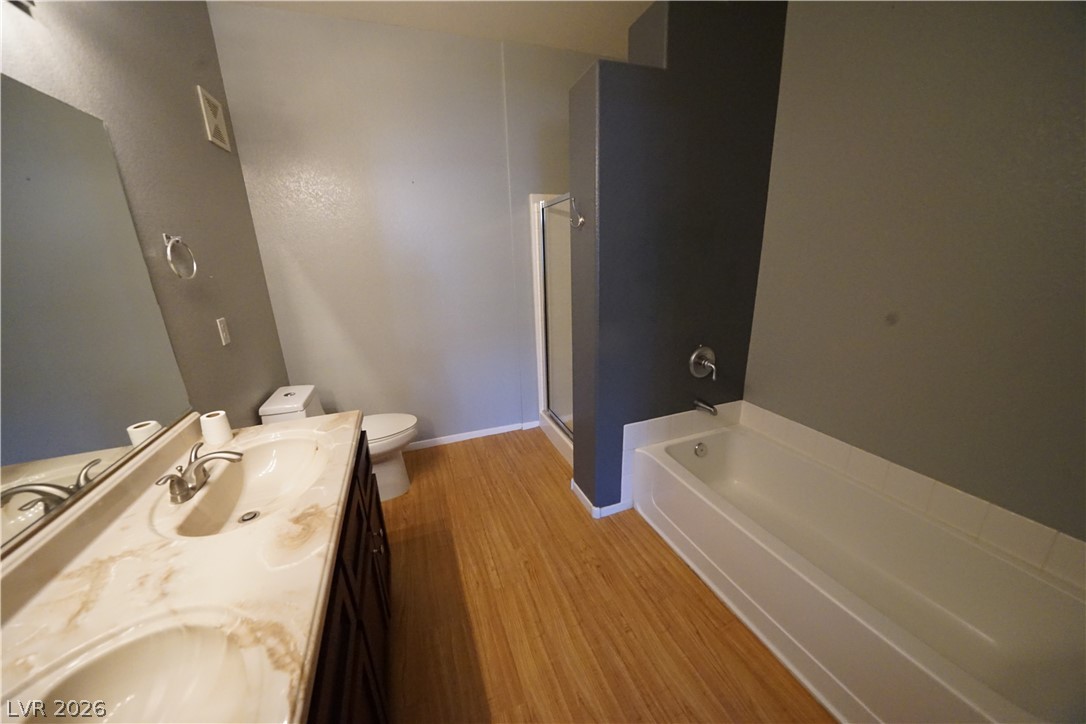 2291 West Horizon Ridge Parkway 4220 Property Photo 15