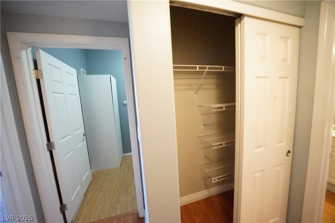 2291 West Horizon Ridge Parkway 4220 Property Photo 20