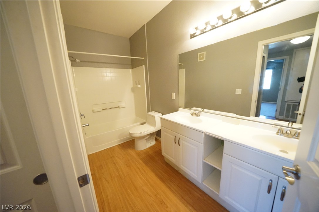 2291 West Horizon Ridge Parkway 4220 Property Photo 21