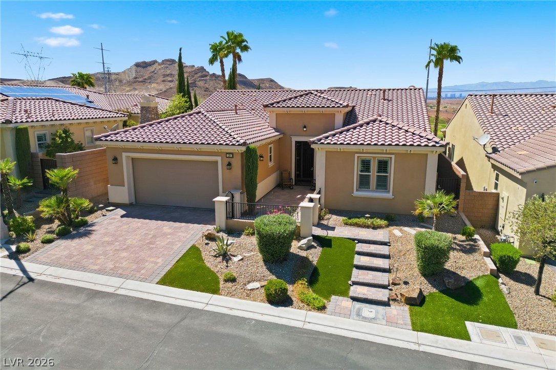 19 Contrada Fiore Drive Property Photo 2