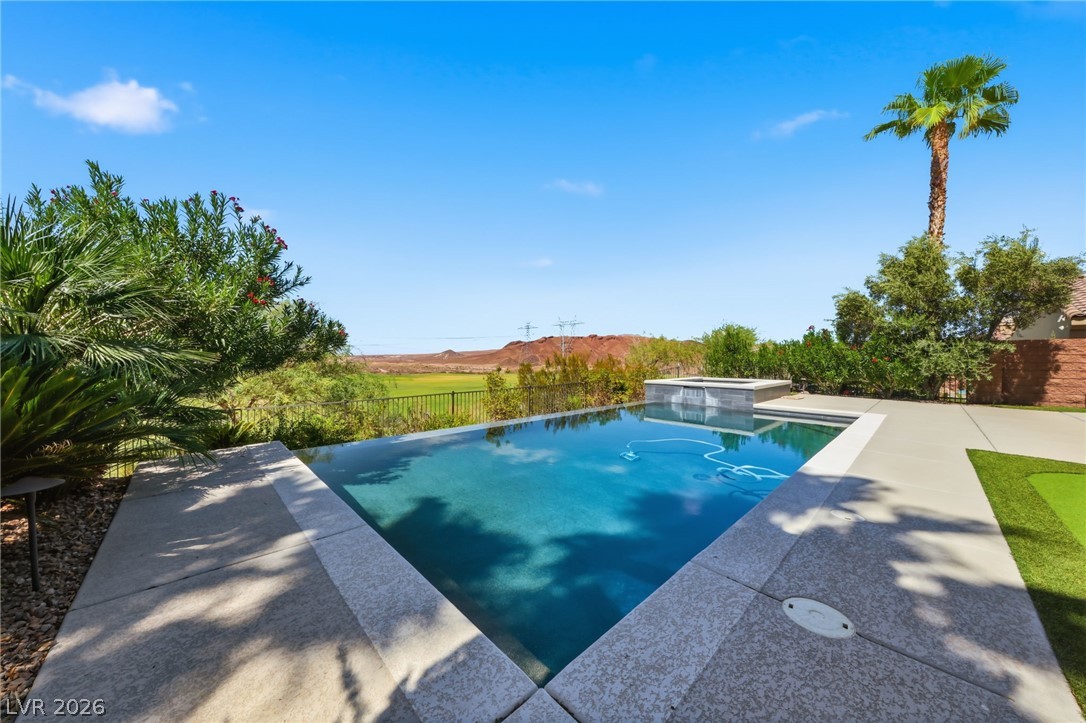 19 Contrada Fiore Drive Property Photo 43