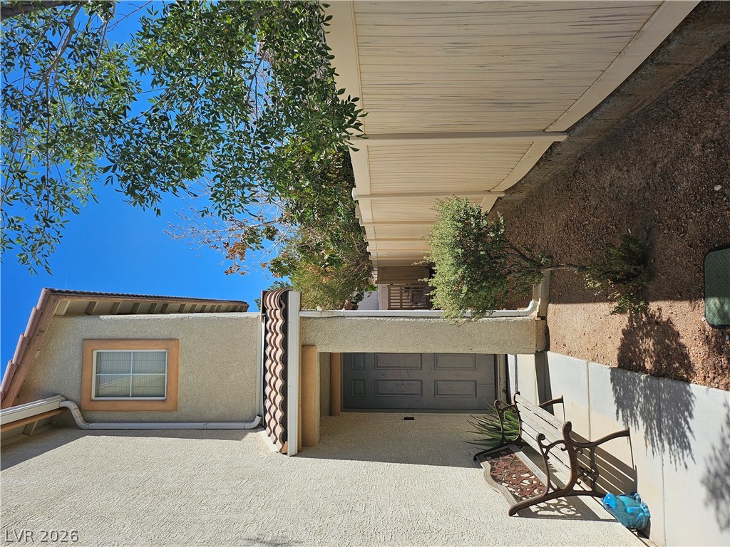 4212 Walnut Glen Drive Property Photo 1