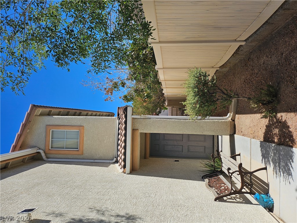 4212 Walnut Glen Drive Property Photo 2