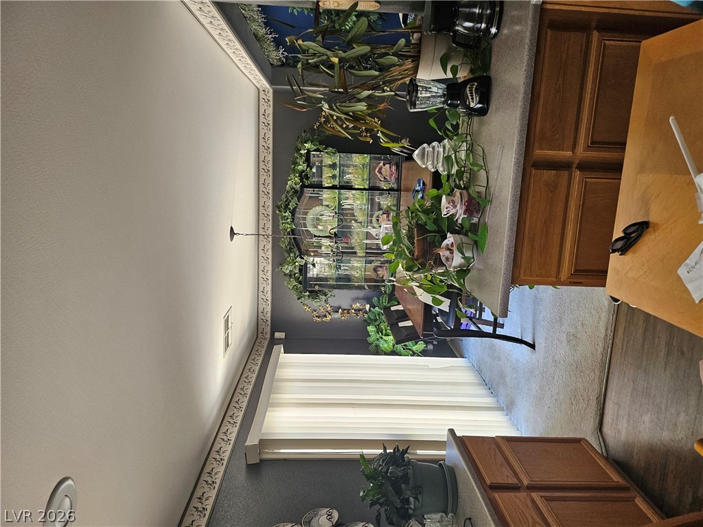 4212 Walnut Glen Drive Property Photo 5
