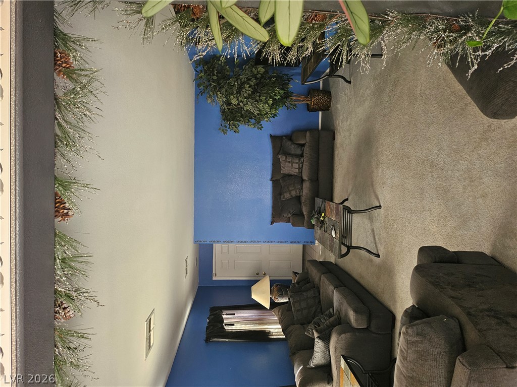 4212 Walnut Glen Drive Property Photo 6