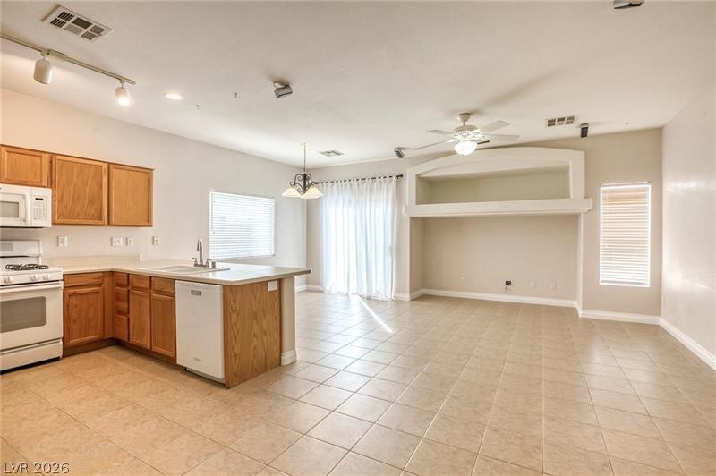 2818127 Property Photo 3