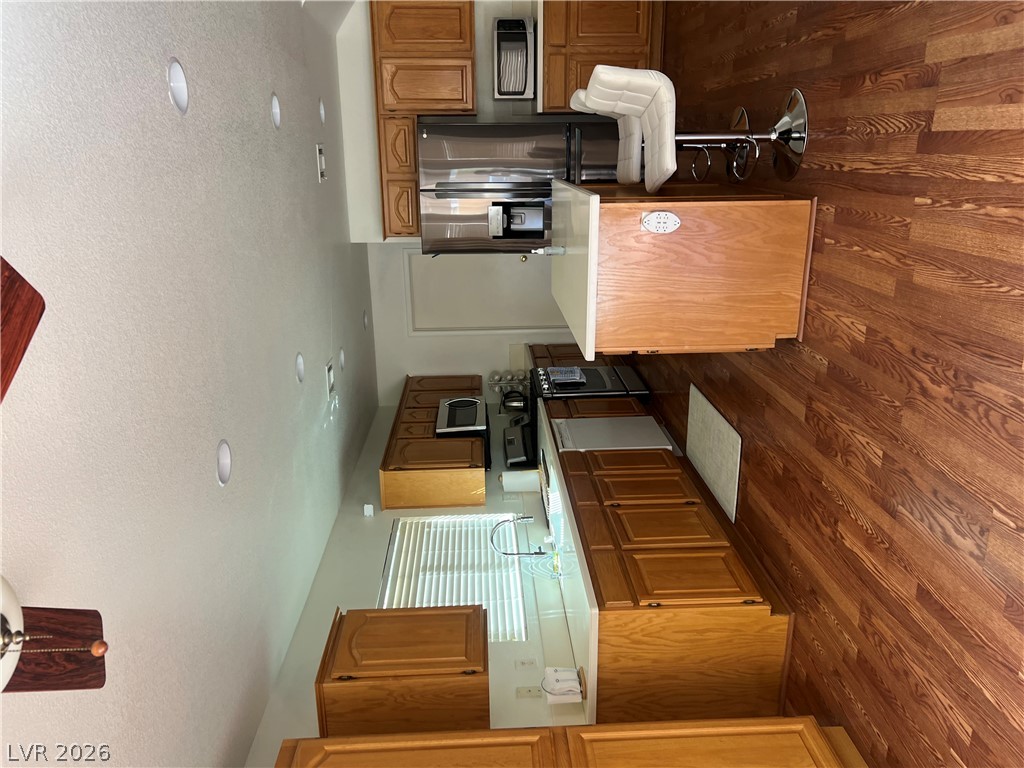 8031 Jeannie Marie Court Property Photo 7