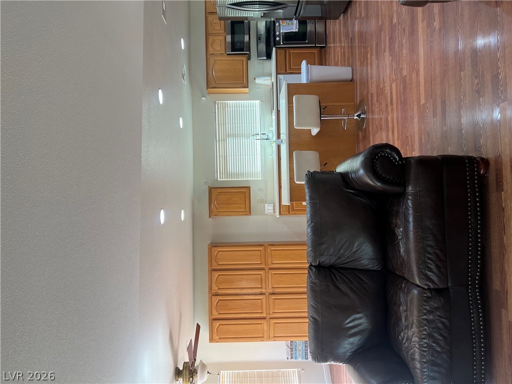 8031 Jeannie Marie Court Property Photo 9