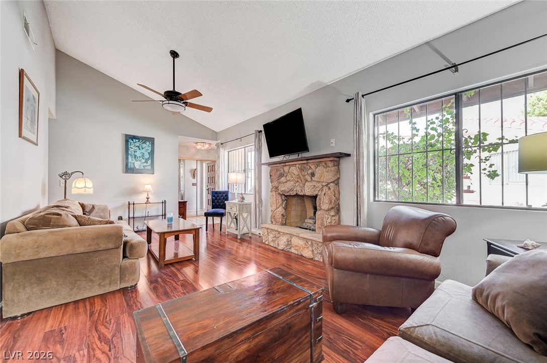 1824 Arbol Verde Way Property Photo 8