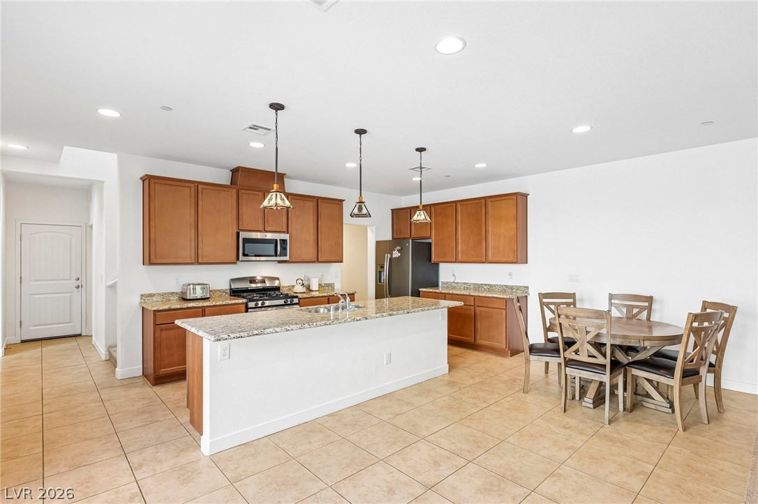 1100 East Sunset Road Property Photo 12