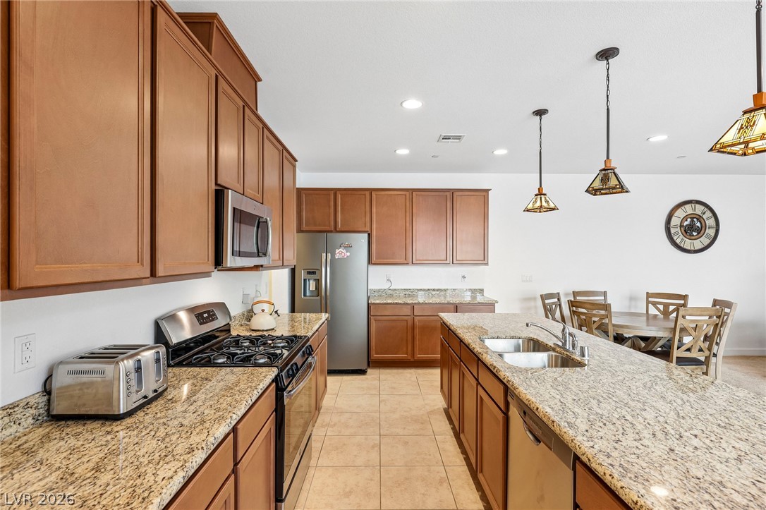 1100 East Sunset Road Property Photo 14