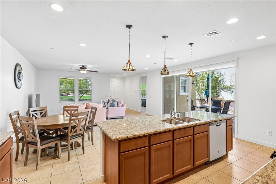 1100 East Sunset Road Property Photo 16