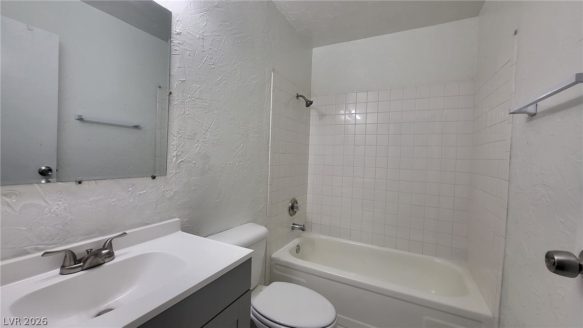 2818166 Property Photo 2