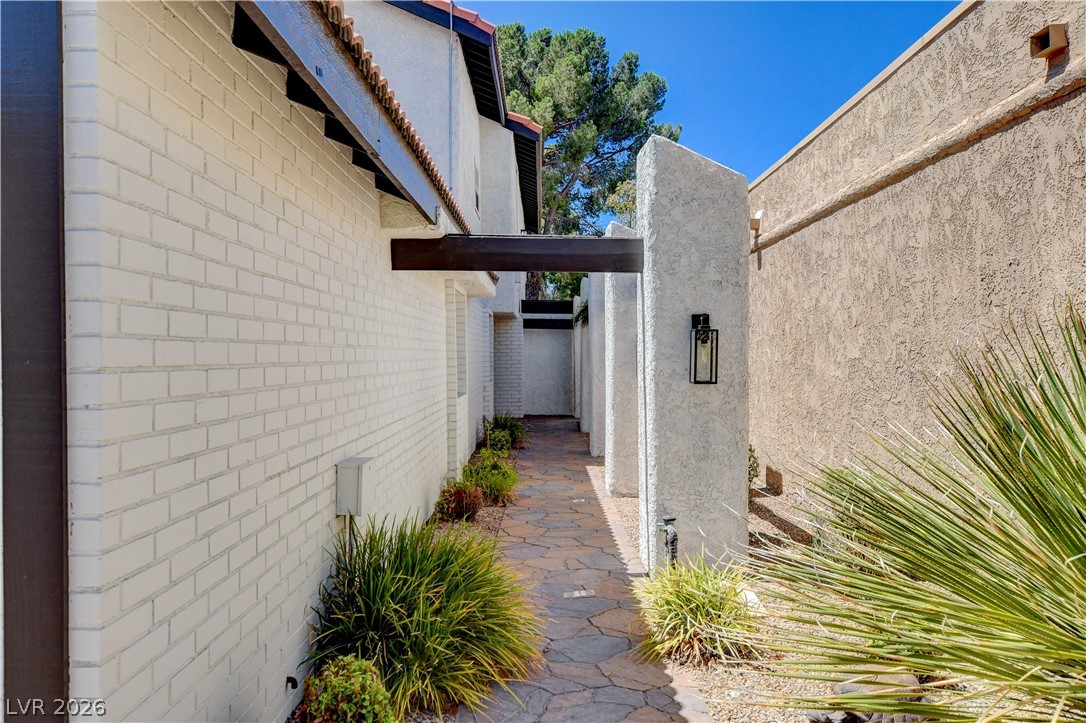 3200 Bel Air Drive Property Photo 5