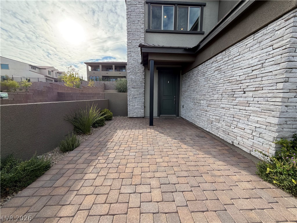 91 Medianoche Street Property Photo 3