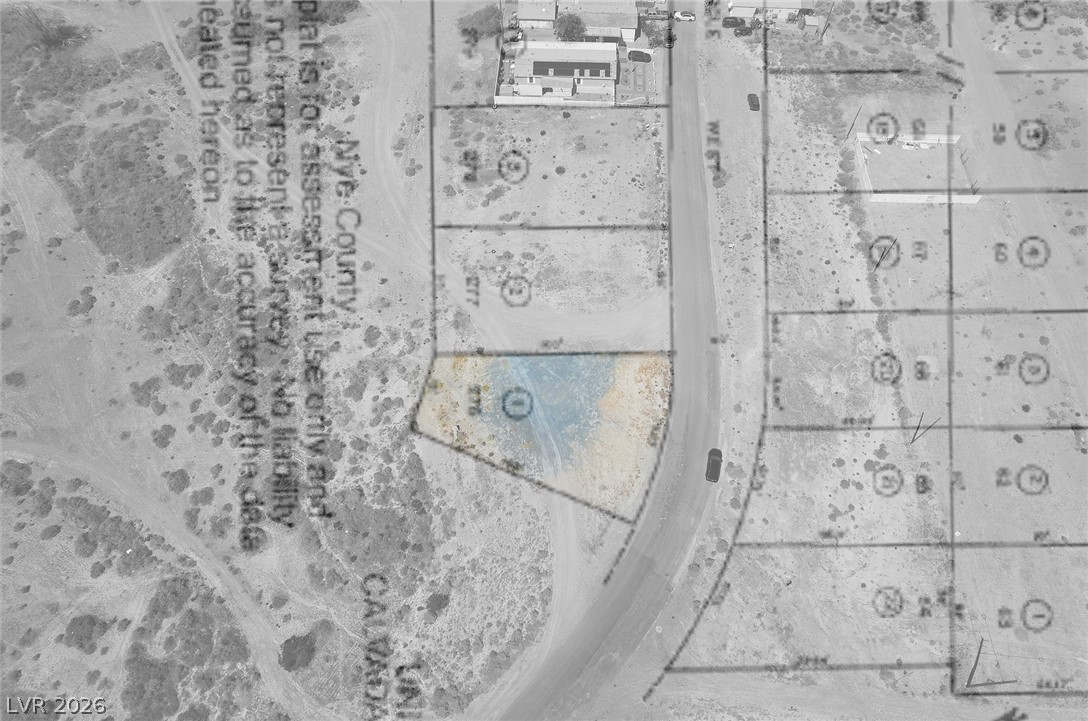 1060 South Firebird Circle Property Photo 3