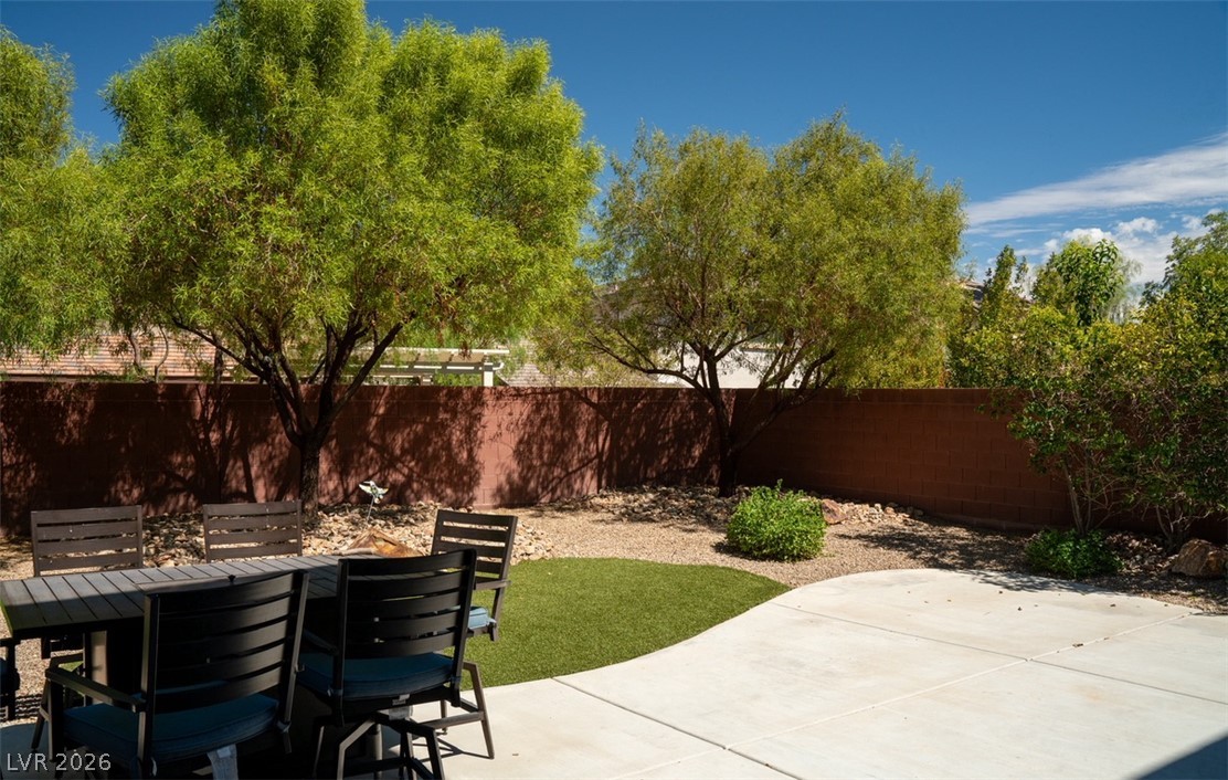 5608 Beckett Hill Court Property Photo 3