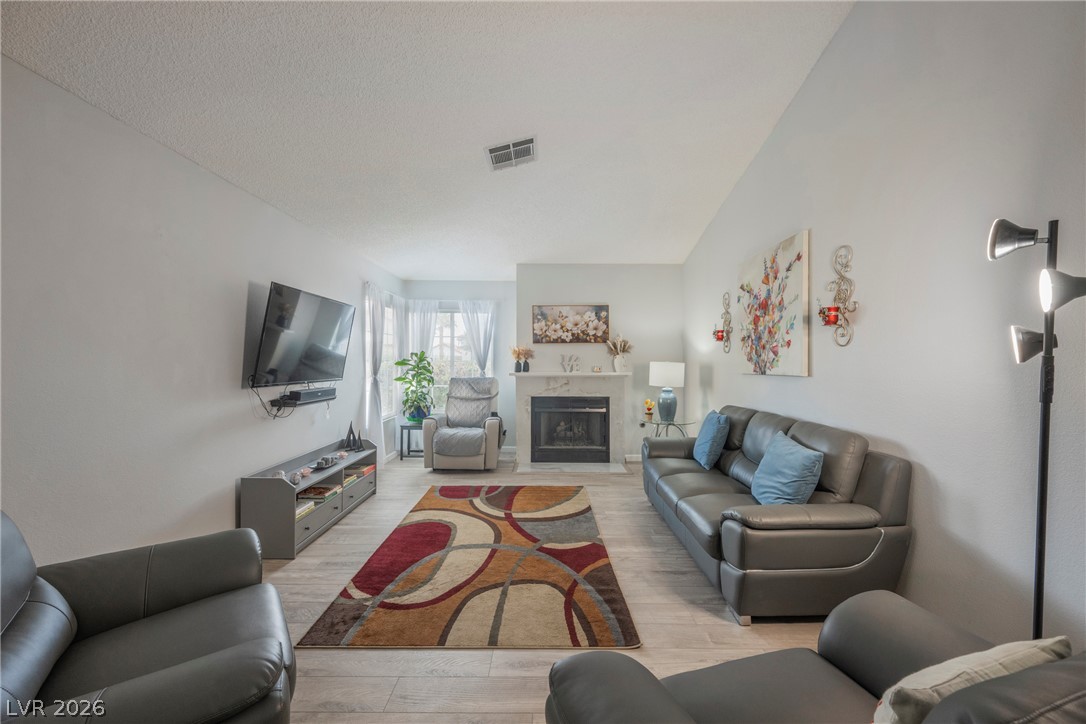 3213 Oyster Bay Street Property Photo 7