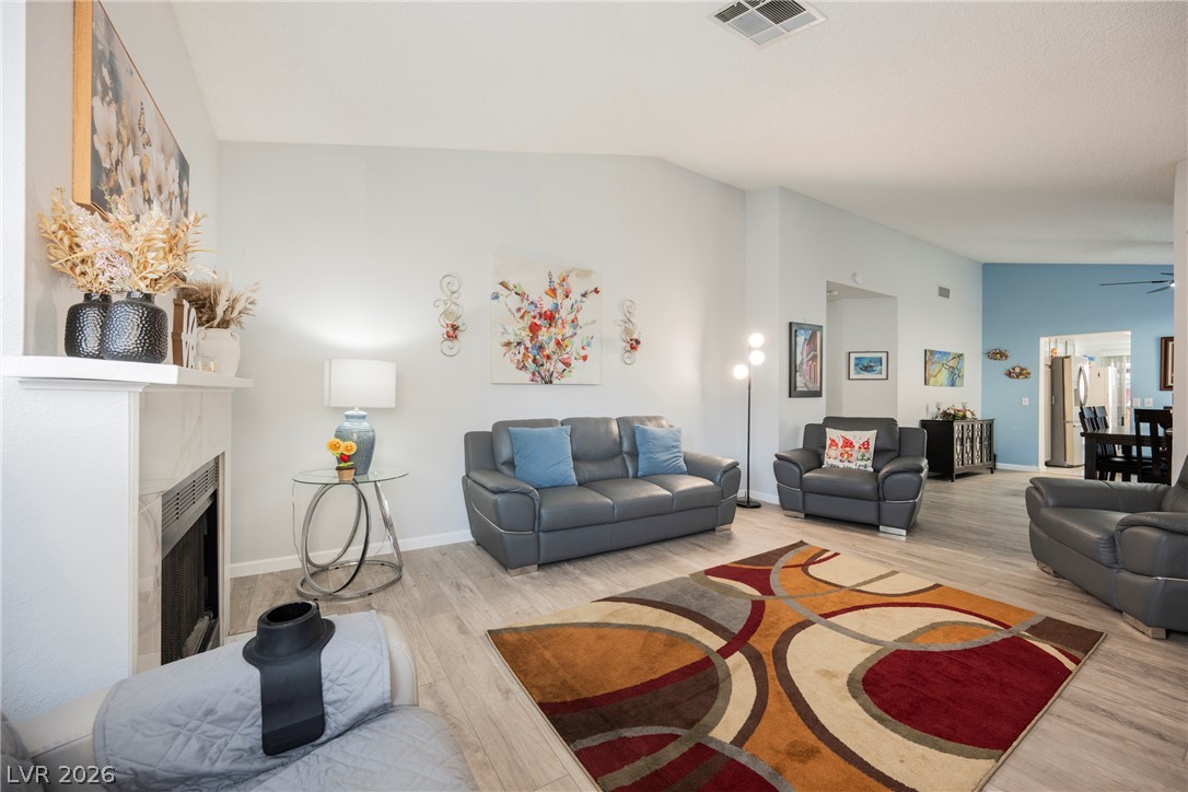 3213 Oyster Bay Street Property Photo 10