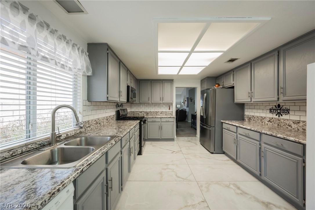 3213 Oyster Bay Street Property Photo 16