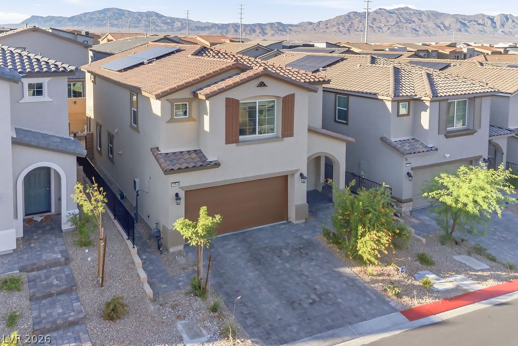 10946 Fennel Avenue Property Photo 2