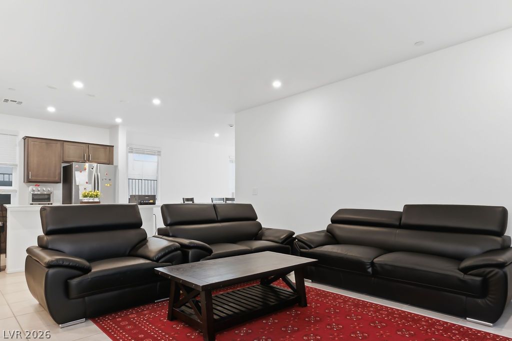 10946 Fennel Avenue Property Photo 12