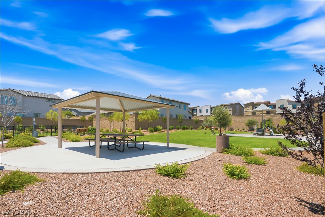 10946 Fennel Avenue Property Photo 40
