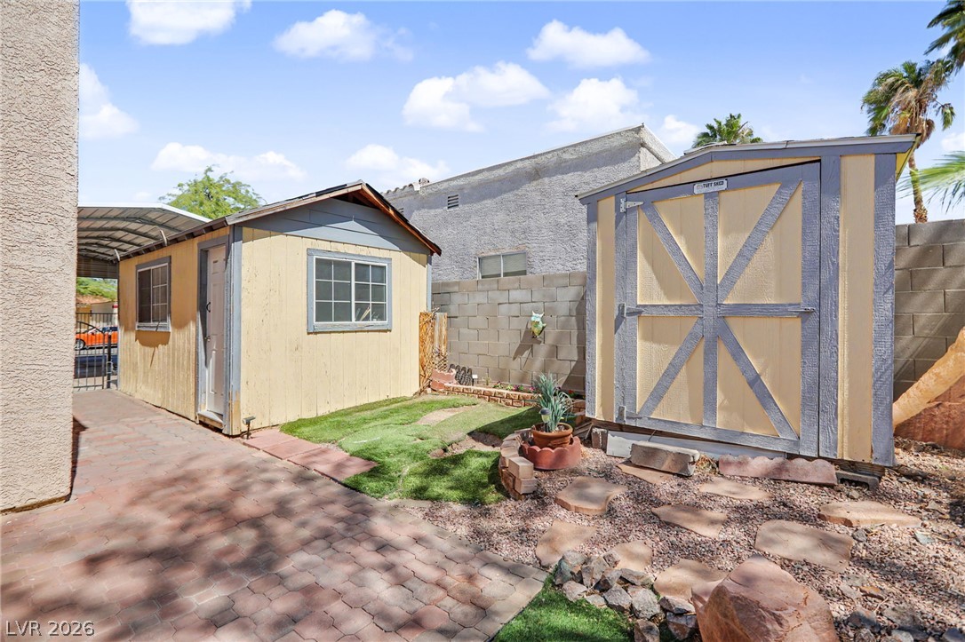 405 Breeze Way Property Photo 32