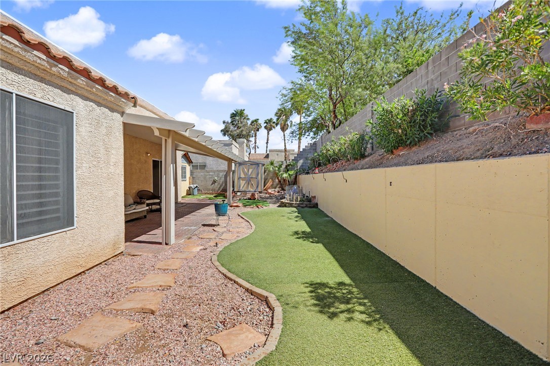 405 Breeze Way Property Photo 35