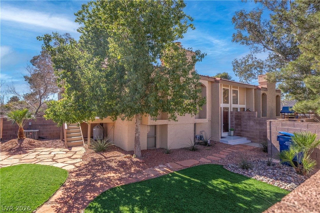 1304 Capri Drive A Property Photo 3