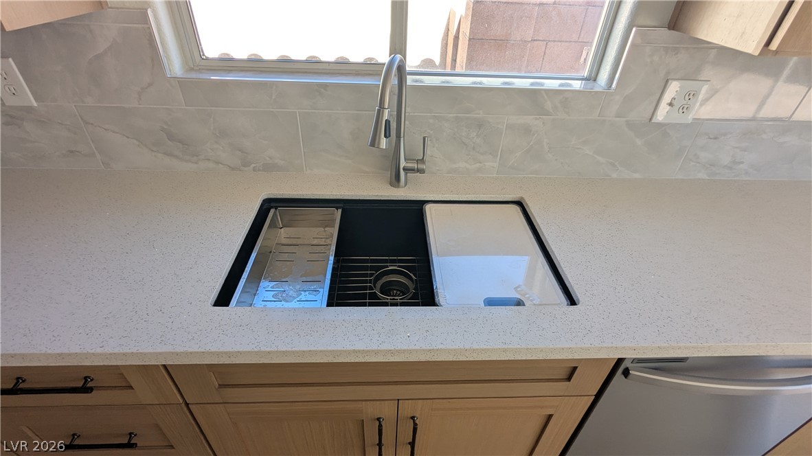 2818217 Property Photo 10