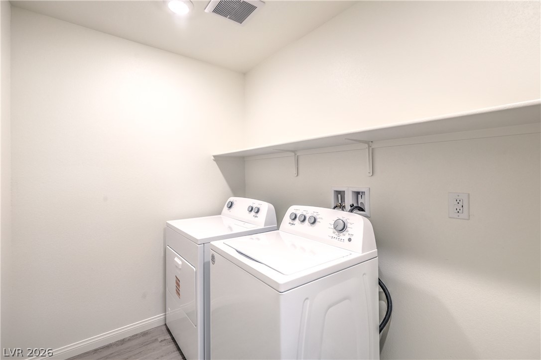 908 Alethea River Avenue Property Photo 20