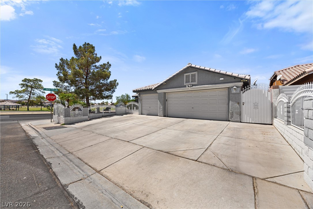 1691 Tangerine Rose Drive Property Photo 4