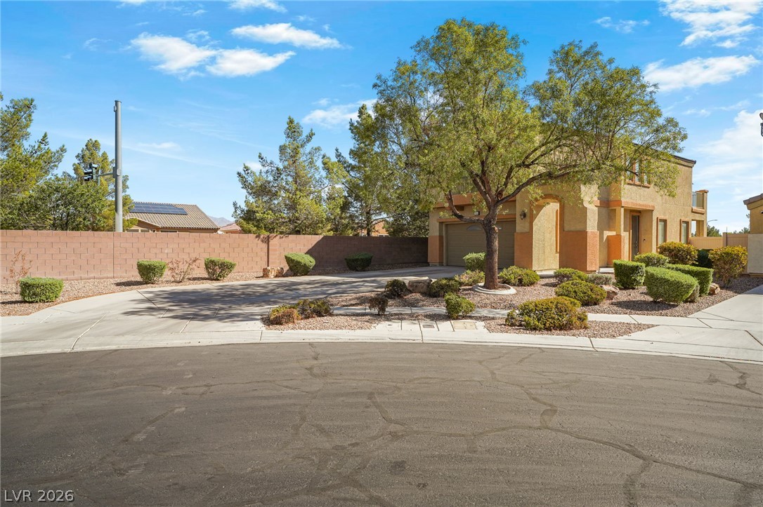5552 Overlook Valley Street Property Photo 4