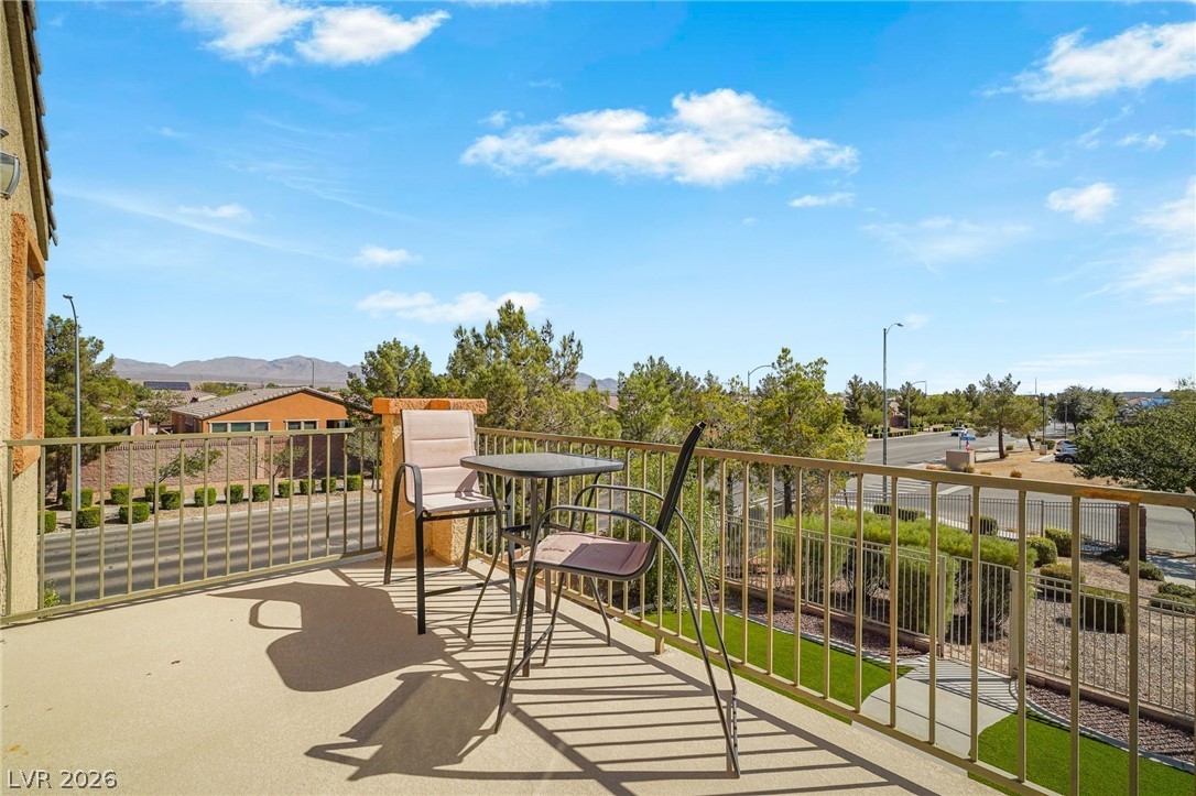 5552 Overlook Valley Street Property Photo 15