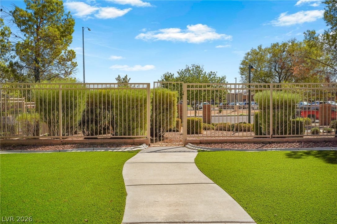 5552 Overlook Valley Street Property Photo 33