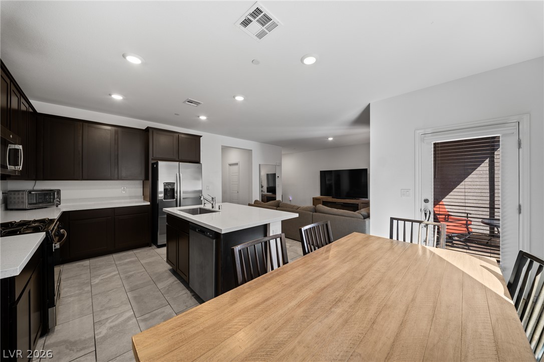 1543 Eliana Crossing Place Property Photo 2