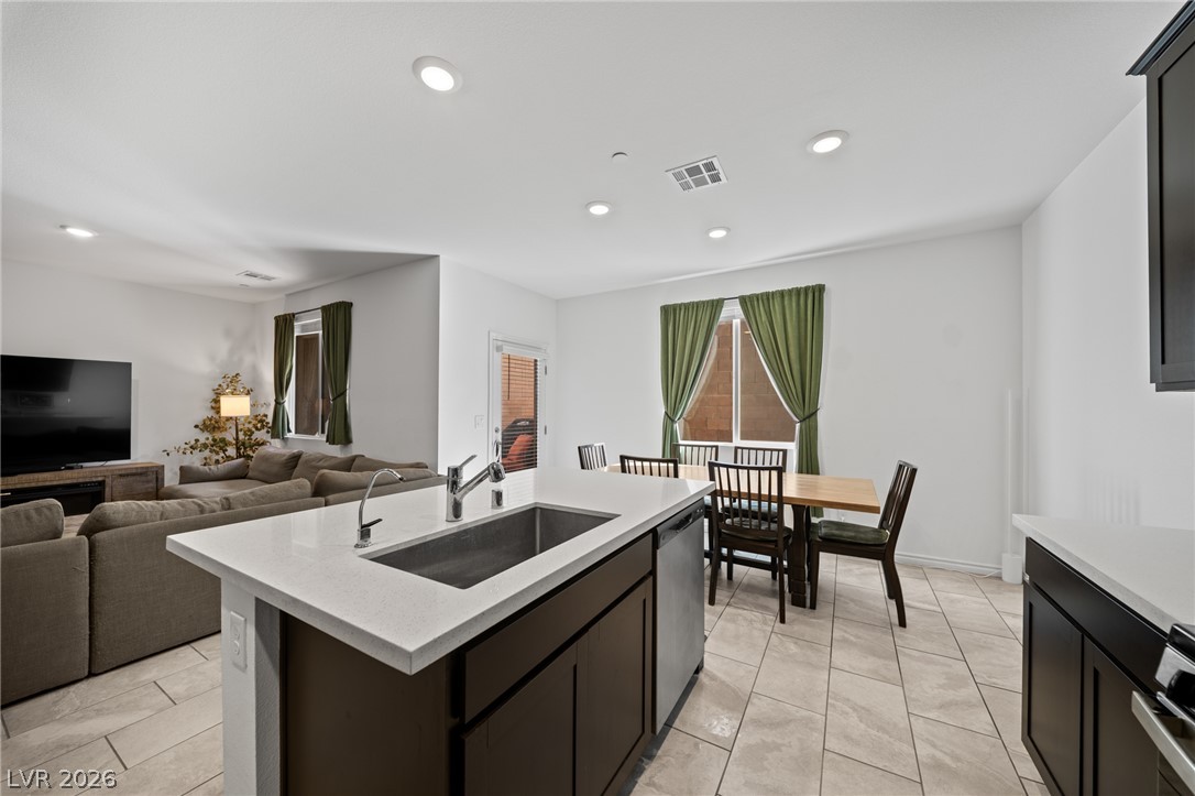 1543 Eliana Crossing Place Property Photo 9