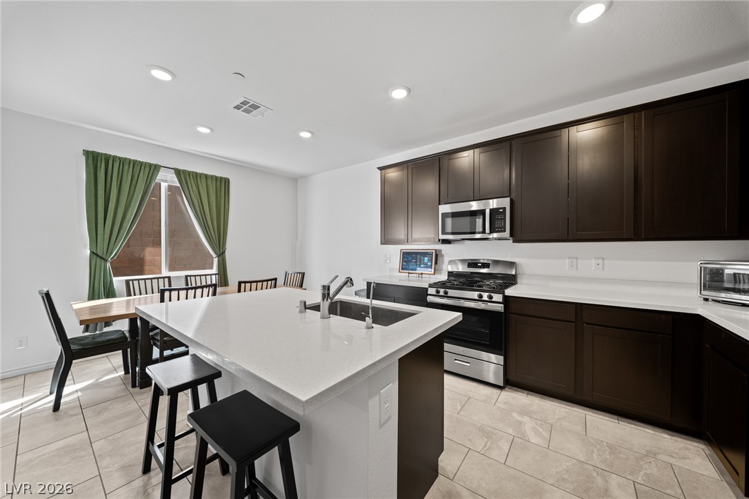 1543 Eliana Crossing Place Property Photo 10