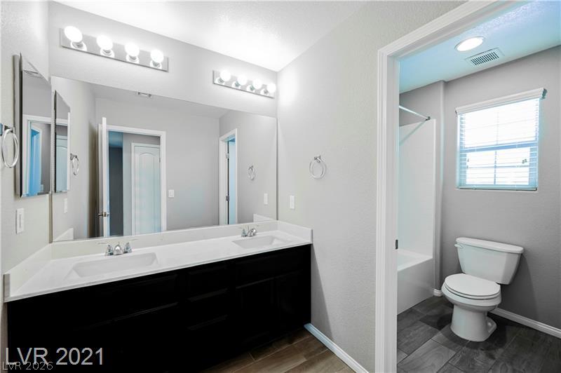 9940 Sunriver Meadows Avenue Property Photo 29