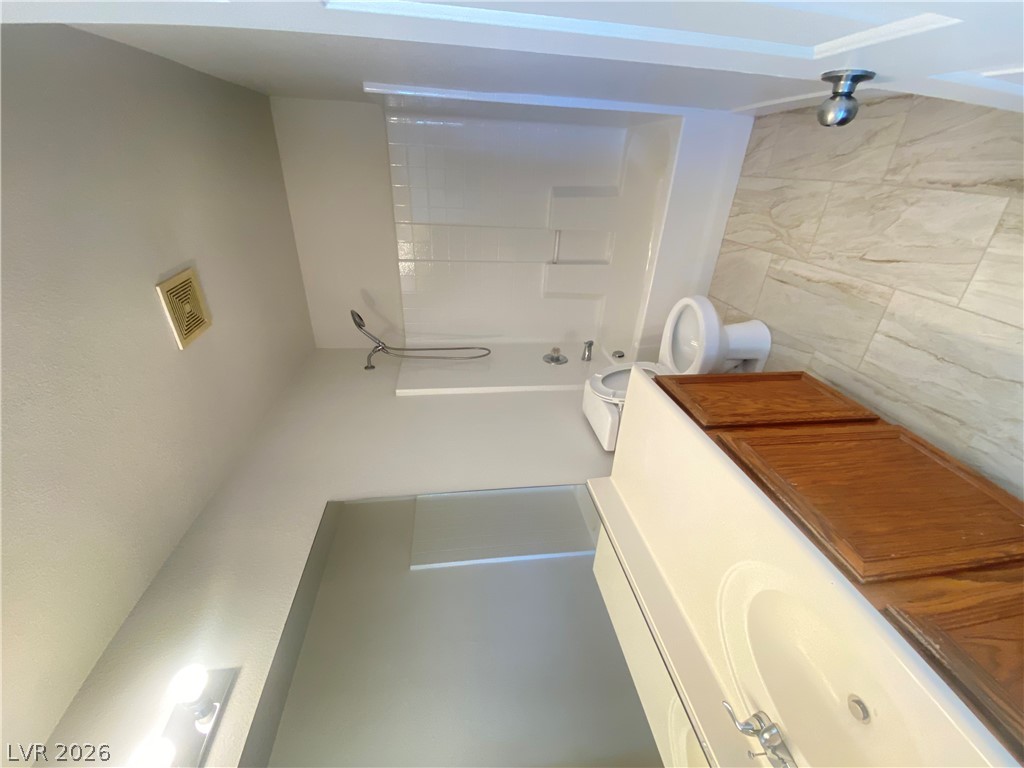 2818240 Property Photo 21