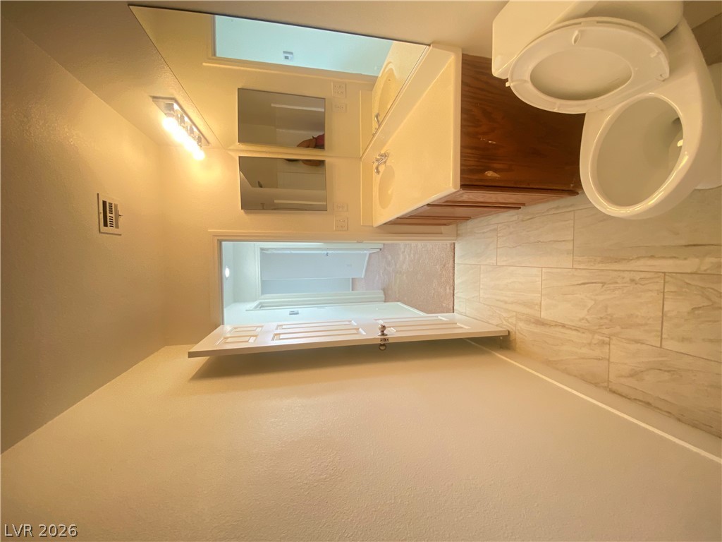 2818240 Property Photo 22