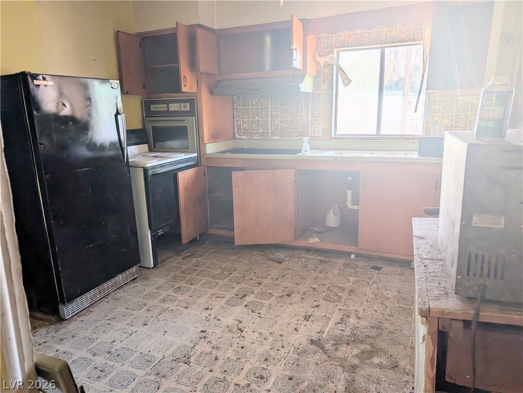 945 Lincoln Street Property Photo 6