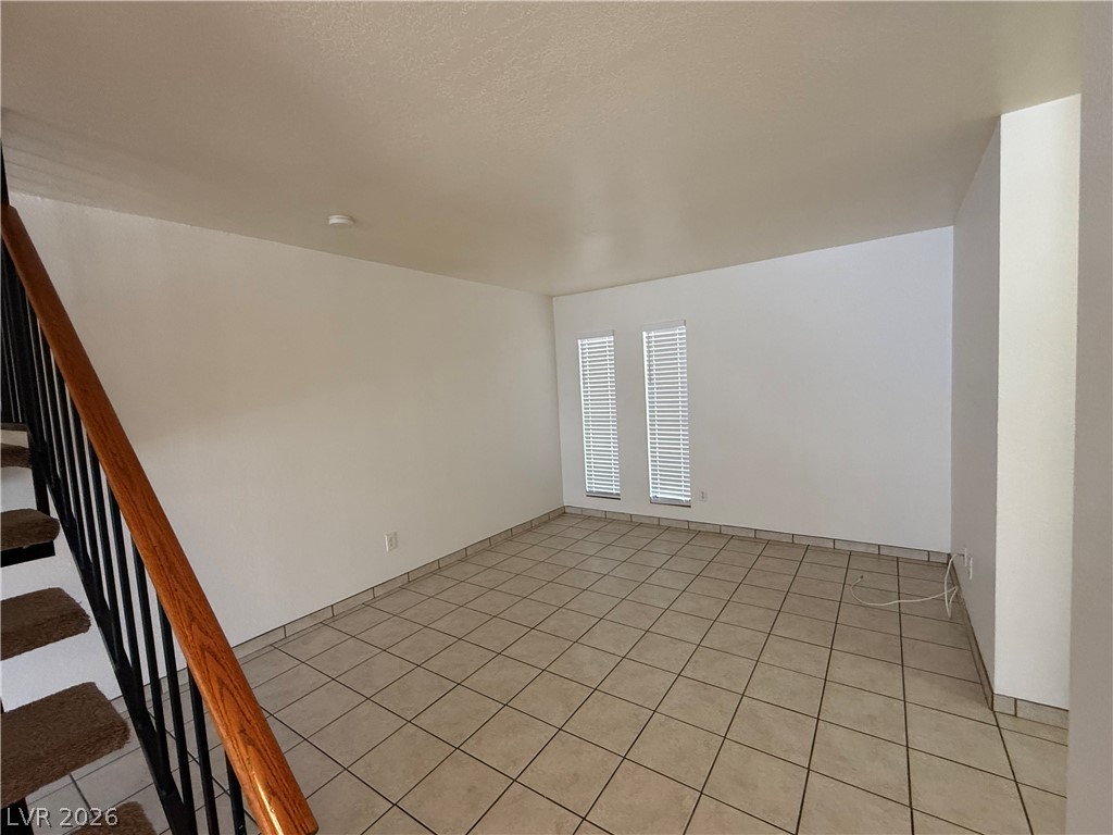 562 Sellers Place Property Photo 4