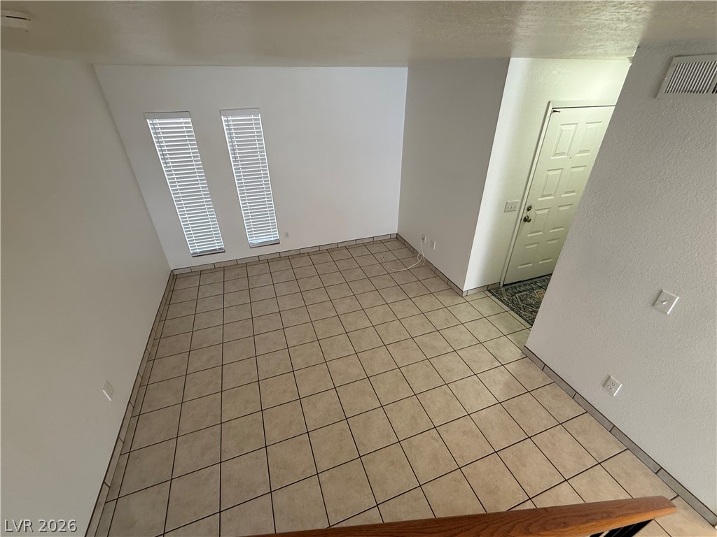 562 Sellers Place Property Photo 5