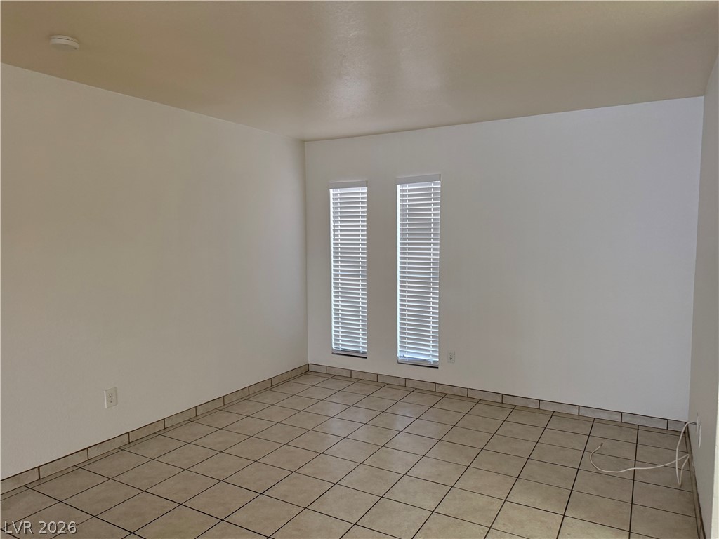 562 Sellers Place Property Photo 6