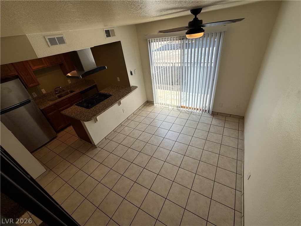 562 Sellers Place Property Photo 7
