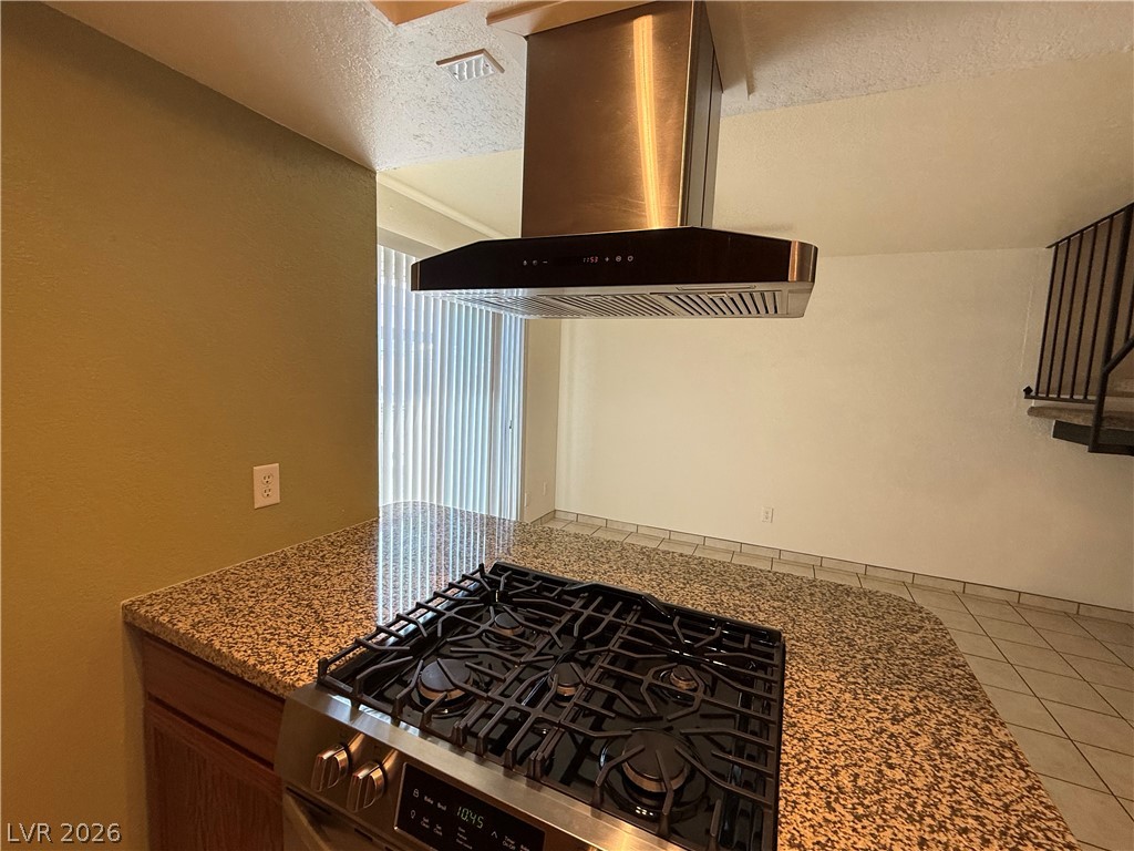 562 Sellers Place Property Photo 12