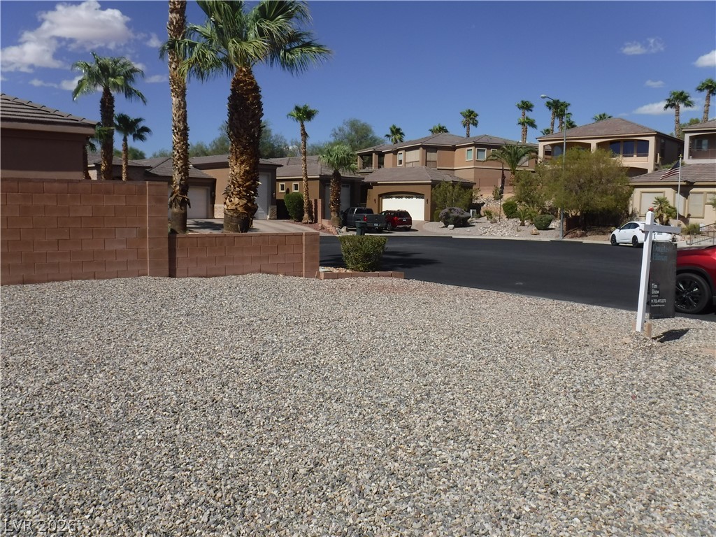 654 Paloma Circle Property Photo 3