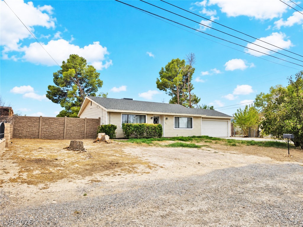 721 East Calvada Boulevard Property Photo 3